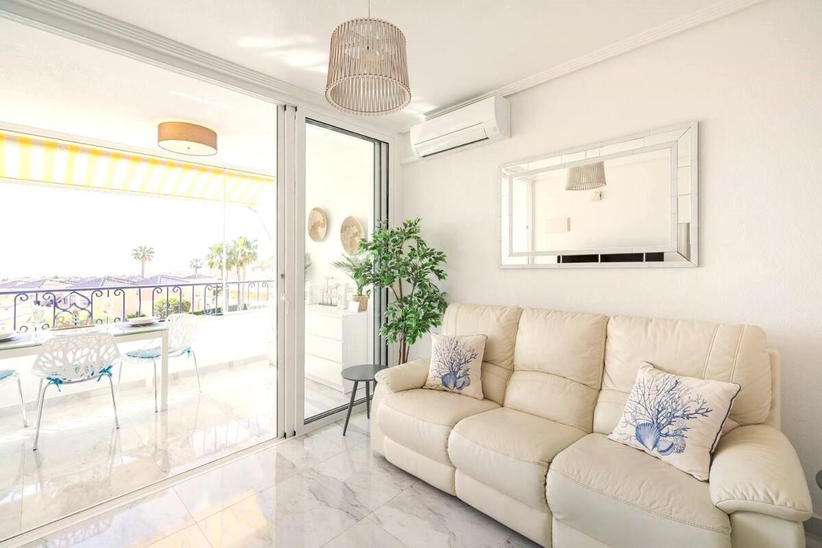Appartement Penthouse Bellavista With Sea Views à Torrevieja Extérieur photo